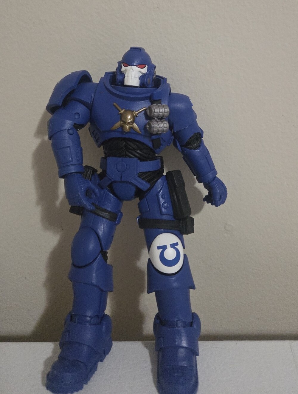 McFarlane Warhammer 40,000 Ultramarines Reiver 7" Loose